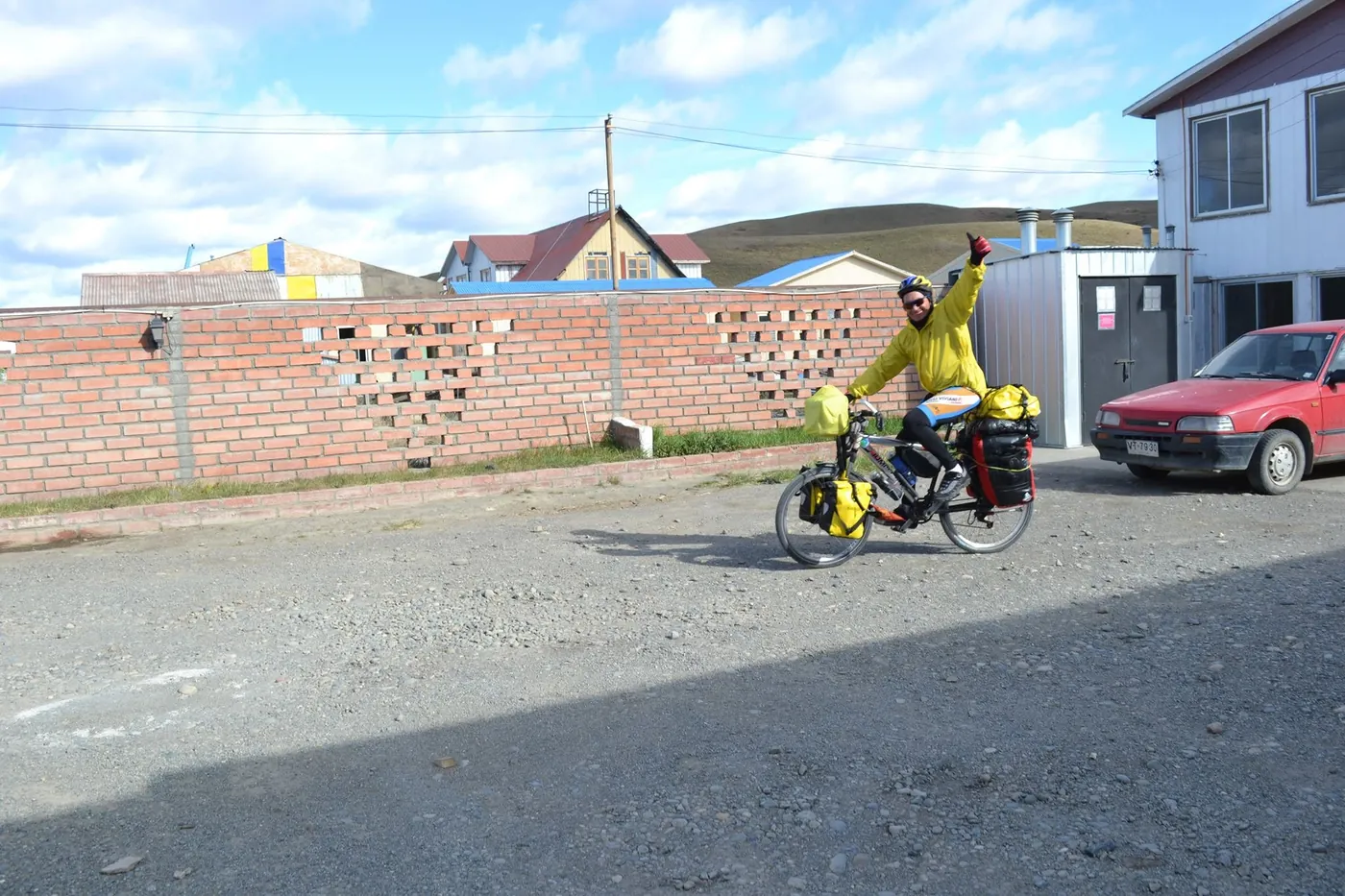 Ciclista llegando a Punta Delgada
