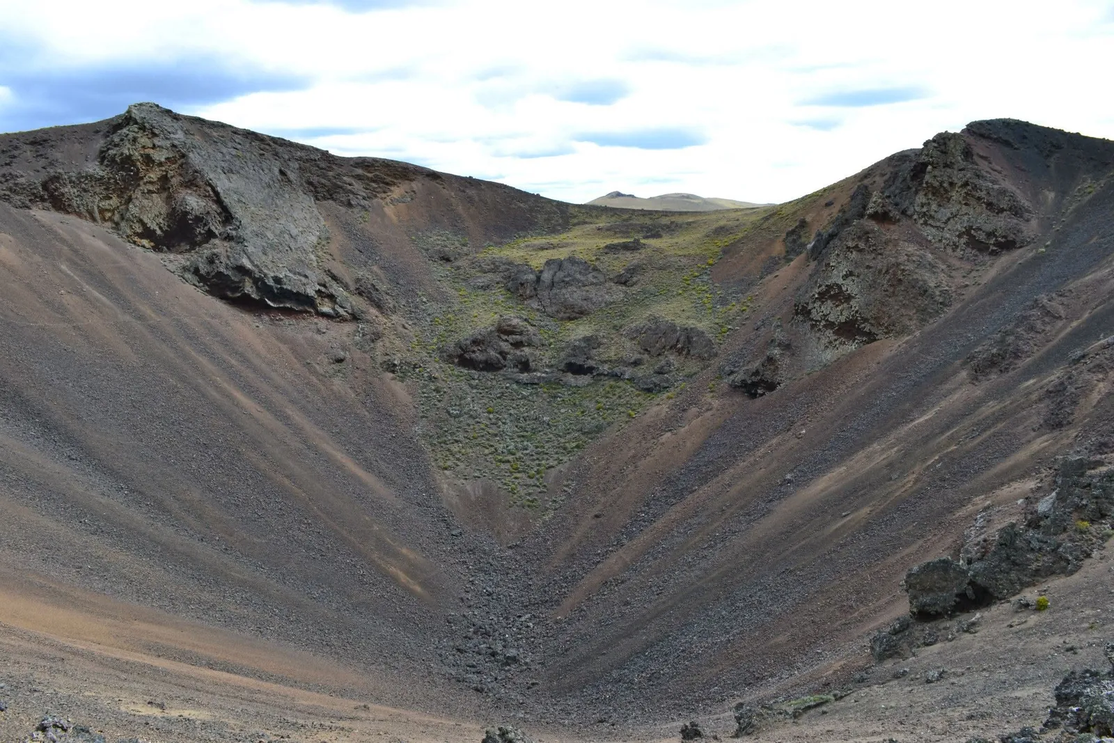Cráter volcánico en el Parque Nacional Pali Aike